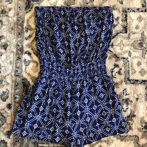 Strapless pattern romper